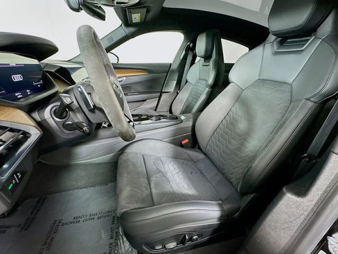 Used 2022 Audi e-tron GT Premium Plus image 18