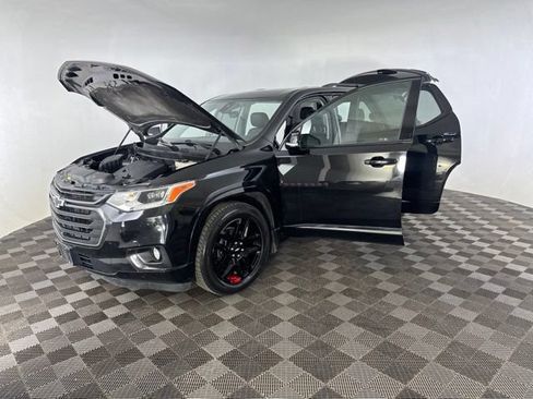 Used 2020 Chevrolet Traverse Premier w/ Redline Edition AWD/4WD image 12
