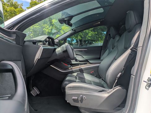 Used 2023 Tesla Model X AWD/4WD image 17