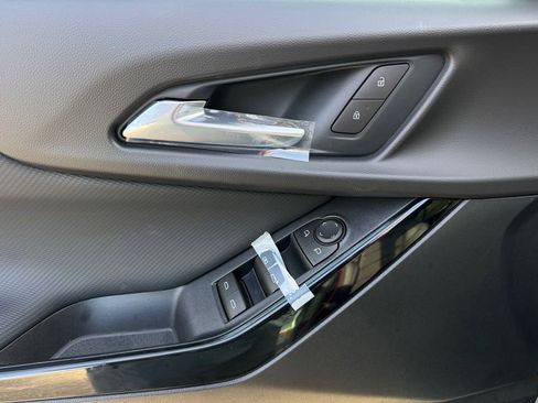 New 2026 Chevrolet Equinox LT w/ Convenience Package II FWD image 30
