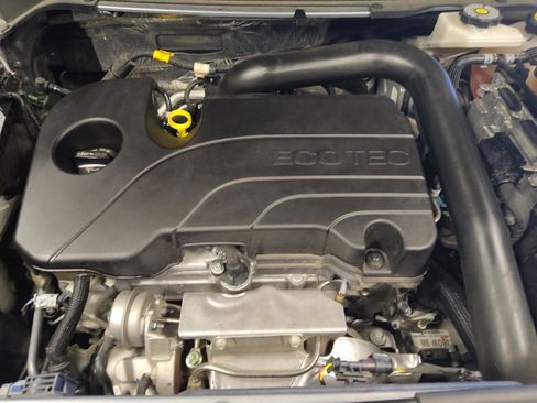 Used 2023 Chevrolet Equinox LS w/ Driver Confidence II Package image 30