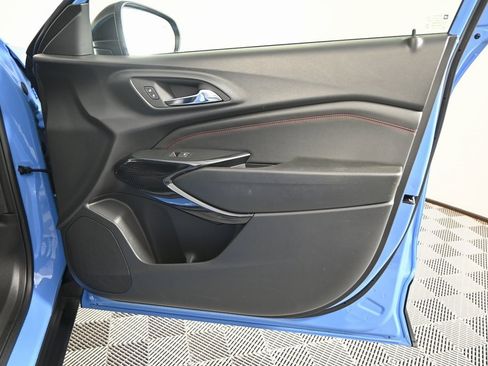 Used 2024 Chevrolet Trax RS w/ Sunroof Package image 12