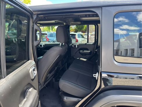 Used 2024 Jeep Wrangler Unlimited Rubicon 4xe AWD/4WD image 11