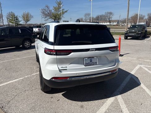 New 2026 Jeep Grand Cherokee Laredo AWD/4WD image 20