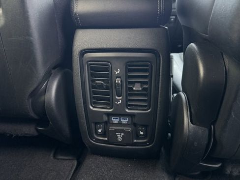 Used 2022 Dodge Durango GT image 16