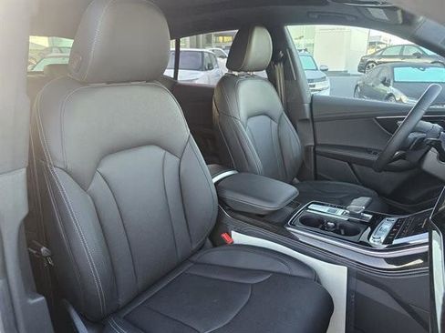 Used 2024 Audi Q8 Prestige image 16