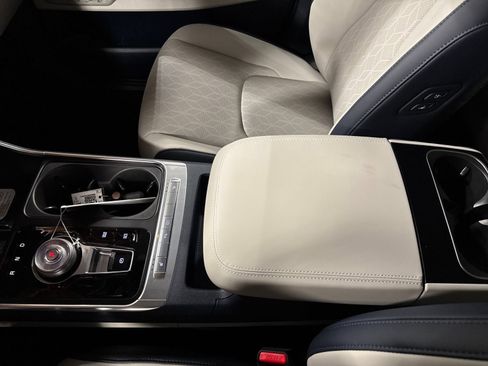 New 2026 Kia Carnival EX FWD image 22