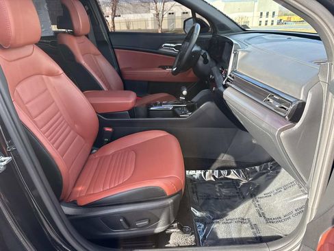 Used 2025 Kia Sportage SX AWD/4WD image 19