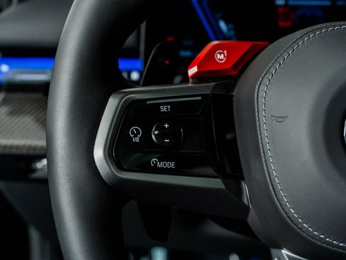 Used 2026 BMW M5 w/ Executive Package image 23