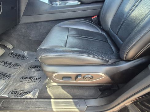 Used 2024 Jeep Wagoneer L Series II RWD image 22