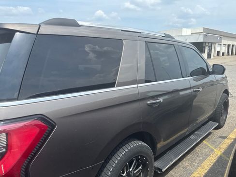 Used 2019 Ford Expedition Limited w/ Equipment Group 301A AWD/4WD image 11