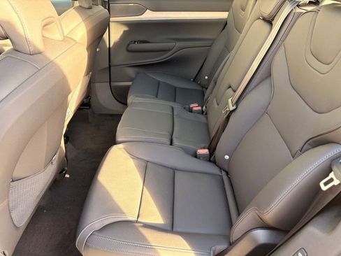 New 2025 Volvo EX90 Ultra image 15
