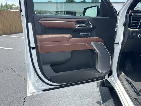 Used 2023 GMC Sierra 1500 Denali Ultimate AWD/4WD image 10