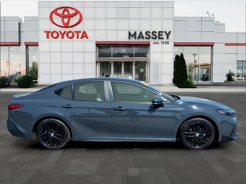 Used 2025 Toyota Camry SE w/ Convenience Package FWD image 2