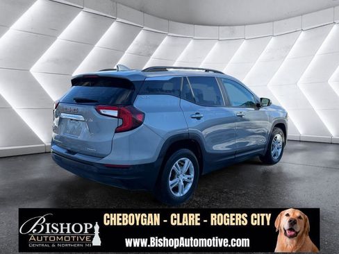 Used 2023 GMC Terrain SLE w/ Driver Convenience Package image 20