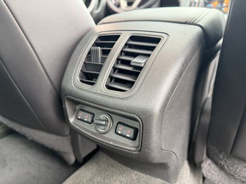 Used 2014 Ford Taurus Limited w/ Equipment Group 301A FWD image 22
