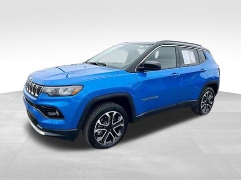 Used 2023 Jeep Compass Limited AWD/4WD image 2