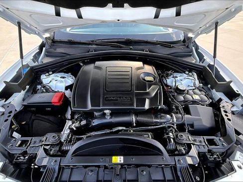 Used 2025 Jaguar F-PACE R-Dynamic S image 11