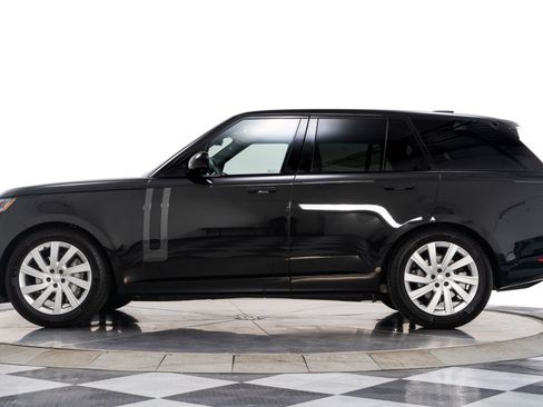 Used 2024 Land Rover Range Rover SE AWD/4WD image 6