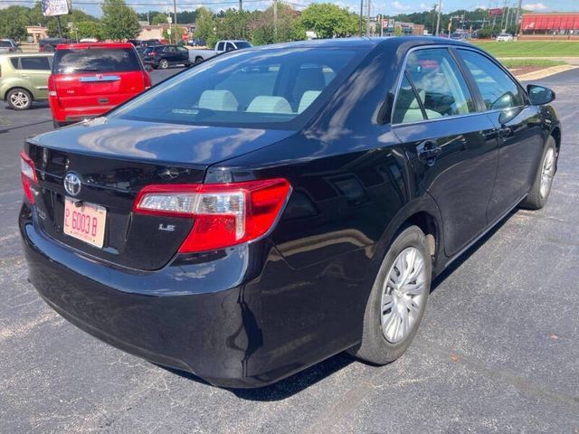 Used 2013 Toyota Camry LE FWD image 3