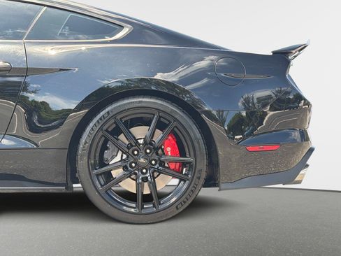 Used 2020 Ford Mustang Shelby GT500 w/ Technology Package RWD image 17