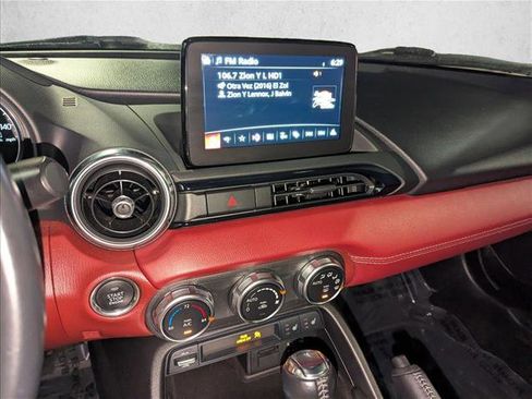 Used 2020 MAZDA MX-5 Miata RF Grand Touring image 12