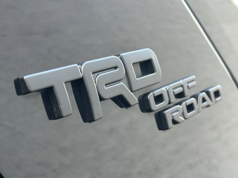 Used 2023 Toyota 4Runner TRD Off-Road Premium w/ Moonroof Package AWD/4WD image 9