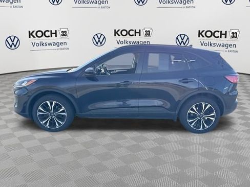 Used 2021 Ford Escape SE w/ SE Sport Appearance Package image 4