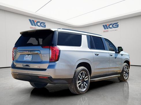 Used 2023 GMC Yukon XL AT4 w/ Technology Package AWD/4WD image 4