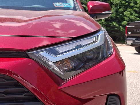 Used 2025 Toyota RAV4 XLE AWD/4WD image 9