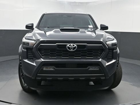 Used 2024 Toyota Tacoma TRD Sport AWD/4WD image 39