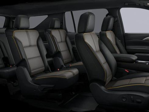 New 2026 Chevrolet Traverse High Country w/ LPO, Floor Liner Package AWD/4WD image 40