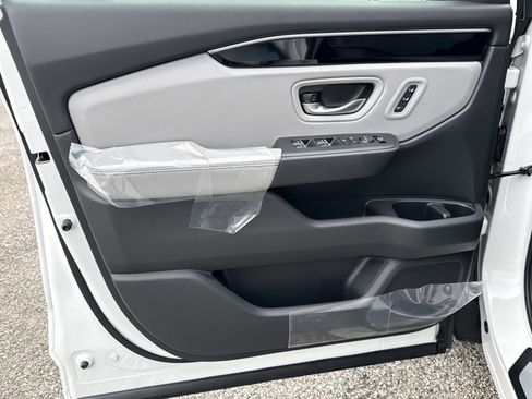 New 2025 Honda Pilot EX-L image 17