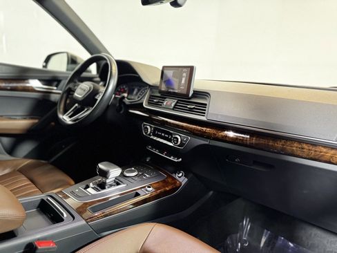 Used 2018 Audi Q5 2.0T Premium Plus w/ Premium Plus Package image 9