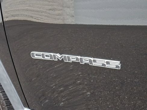 Used 2020 Jeep Compass Latitude w/ Popular Equipment Group AWD/4WD image 30