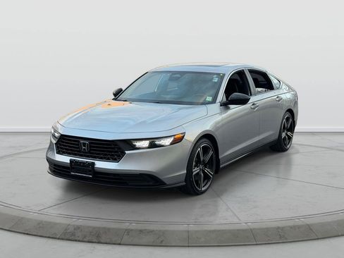 Used 2024 Honda Accord Sport image 3
