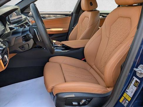 Used 2023 BMW 530e xDrive w/ Premium Package AWD/4WD image 18