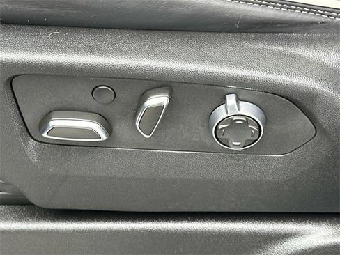 Used 2024 GMC Yukon XL Denali Ultimate image 21