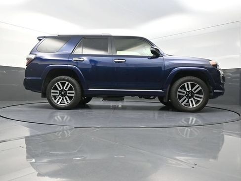 Used 2018 Toyota 4Runner Limited AWD/4WD image 38