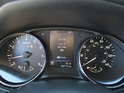 Used 2019 Nissan Rogue SV FWD image 22