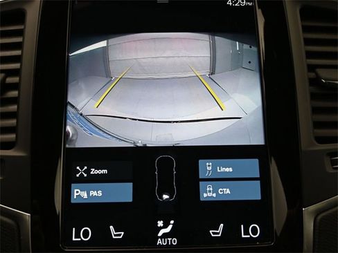 Used 2022 Volvo XC90 T6 Momentum w/ Climate Package image 18