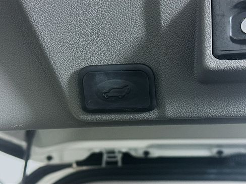Used 2012 Chevrolet Traverse LT FWD image 31