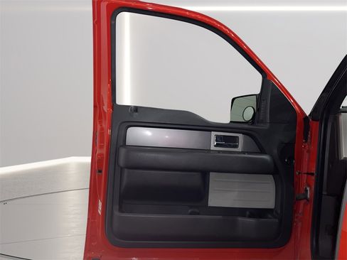 Used 2010 Ford F150 Raptor image 9