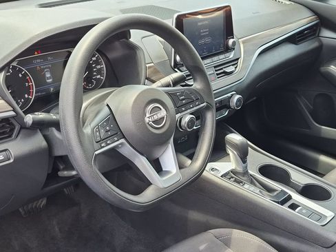 Used 2025 Nissan Altima 2.5 SV AWD/4WD image 15