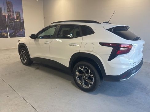 Used 2024 Chevrolet Trax LT image 8