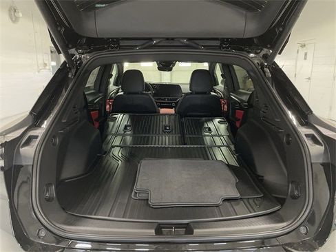 New 2025 Chevrolet Equinox EV RS w/ Convenience Package II image 16