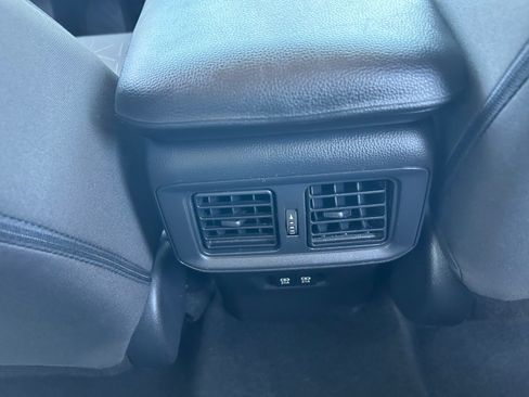Used 2021 Toyota RAV4 XLE FWD image 15