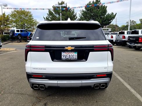 Used 2024 Chevrolet Traverse LT FWD image 5