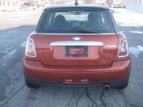 Used 2011 MINI Cooper Hardtop image 6