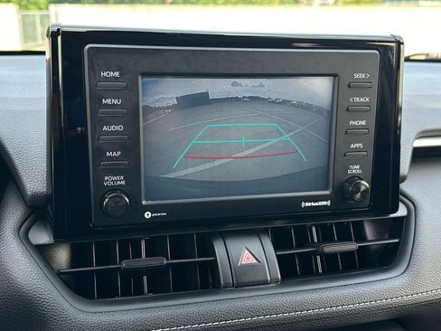 Used 2020 Toyota RAV4 LE AWD/4WD image 26